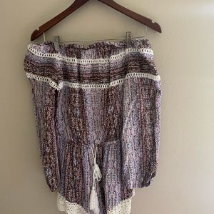 Off the should romper